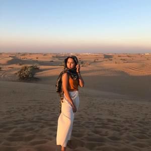 Meet your Posher, Lara